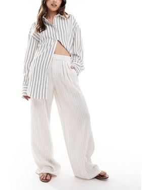 Stradivarius Wide Leg Crinkle Pleat Front Pants - White