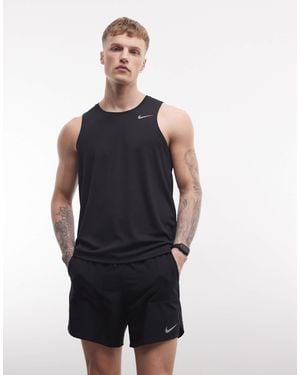 Nike Stride Dri-Fit 7 Inch Shorts - Blue