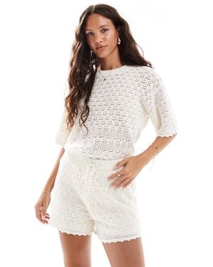 Vero Moda – shorts aus häkelstrick - Weiß