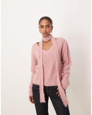 Motel Dikara V-neck Fluffy Slouchy Jumper With Matching Scarf - Pink