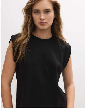Stradivarius Basic T-Shirt With Padded Shoulders - Black