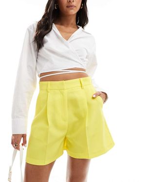 ASOS Pantalones De Sastre Cortos Amarillos De Talle Alto De Crepé De