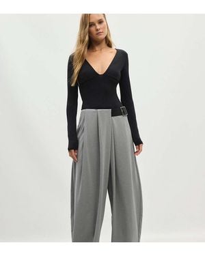 Stradivarius Petite Pantaloni Eleganti Con Pince E Cintura Grigi - Nero