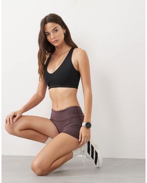 4505 Fuller bust active sport-bh mit v-ausschnitt, racerback und mittlerem halt - Schwarz