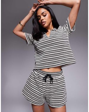 River Island Pantalones Cortos A Rayas Negras Y Crema Con Lazada En La Cintura De (Parte De Un Conjunto)-Blanco - Gris