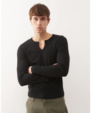 Collusion Notch Neck Muscle Fit Long Sleeve Henley T-shirt - Black
