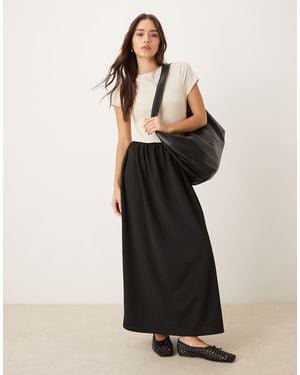 ASOS Vestito Lungo Nero E Bianco Ibrido Con Scollo A Barchetta E Vita Scesa
