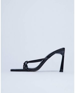 TOPSHOP Flora Strappy Toe Loop High Heels - White