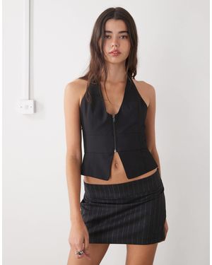 Monki Mini-jupe ajustée à taille basse avec fines rayures à strass - foncé - Noir