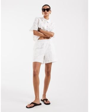 Vero Moda Short Van Broderie - Wit