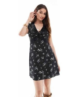 New Look Lace Trim Floral Mini Tea Dress - Black