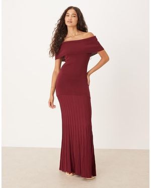 Pretty Lavish Off The Shoulder Knitted Maxi Dress With Pleated Skirt - Red