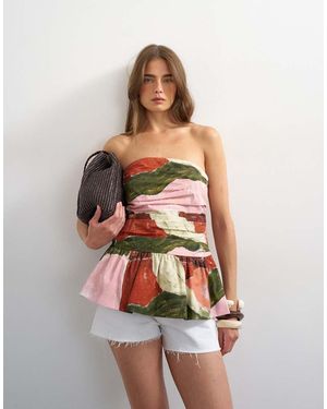 TOPSHOP Top Palabra De Honor Con Pecho Fruncido Y Sobrefalda En El Bajo Con - Blanco