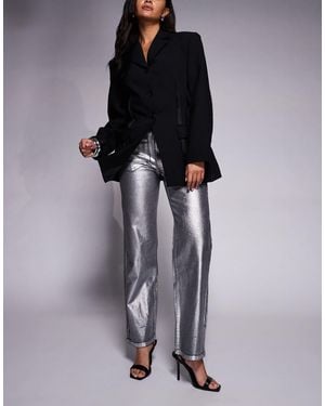 ASOS – bequeme jeans mit geradem schnitt und stretchanteil im farbenen folien-look - Mettallic