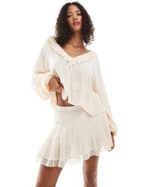 Pull&Bear Lace Detail Tiered Mini Skirt Co-Ord - White