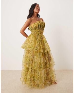 LACE & BEADS Robe longue bandeau en tulle à fleurs avec ourlet asymétrique - Jaune