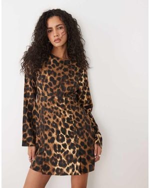 ASOS Vestido Corto De Manga Larga Con Estampado - Multicolor
