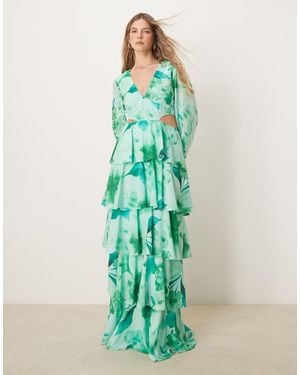 Pretty Lavish Vestito Lungo Con Stampa A Fiori E Balze Con Volant E Cut-Out - Verde
