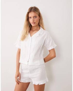 New Look – zweilagiger pyjama mit kurzärmligem hemd und shorts - Weiß