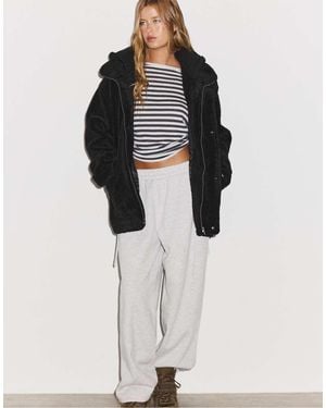 Stradivarius Cappotto Con Cappuccio Effetto Montone Scuro - Grigio