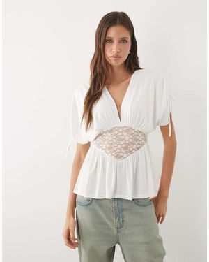 Miss Selfridge Top Fruncido Con Cuello De Pico Y Detalle En La Cintura De Encaje-Blanco