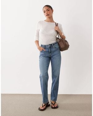 ASOS Asos Design Petite Slim Fit Mom Jeans - Blue