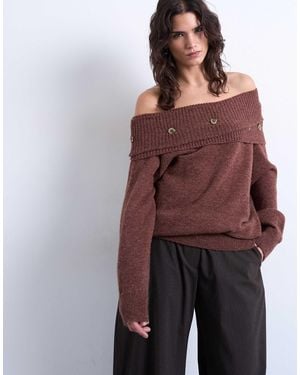 TOPSHOP – schulterfreies strickoberteil mit knopfdetail - Braun
