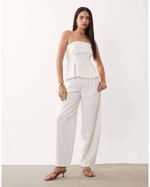 Y.A.S Pantalones De Sastre Blancos Y Negros Con Estampado De Lunares Pequeños De Pernera Ancha (Parte De Un Conjunto)