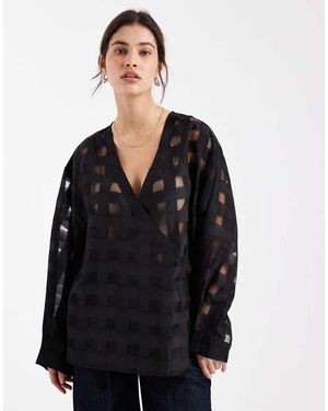Object Blusa Negra Extragrande Cruzada En La Parte Delantera Con Patrón A Cuadros Transparentes De - Negro