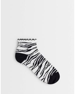 ASOS Ankle Socks With Frill Edge - White