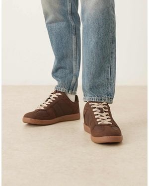 ASOS Retro Sneakers With Paneling And Gum Sole - Blue