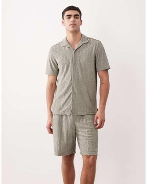 New Look Textured Shorts - Green