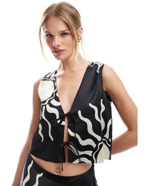 4th & Reckless Satin Reversible Bow Tie Detail Cropped Top Co-Ord - White