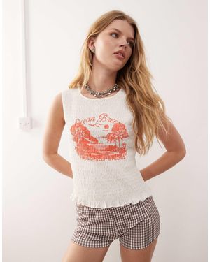 Monki – ärmelloses, gesmoktes tanktop - Weiß