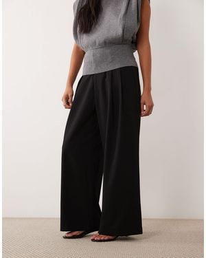 Only Petite Pantalon tailleur plissé à jambe large - Noir