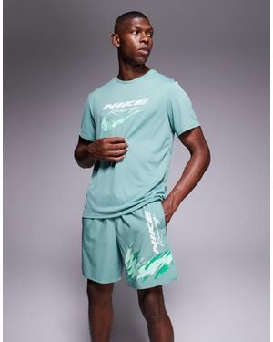 Nike Challenger Logo 5 Inch Shorts - Blue