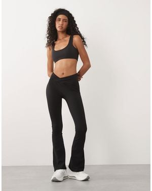 4505 Leggings mit weichem griff, wickelbund und schmal ausgestelltem bein - Schwarz
