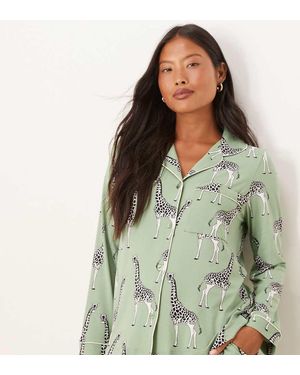 Chelsea Peers Pijama De Top De Manga Larga Con Cuello De Solapas Y Pantalones Con Estampado De Jirafas Exclusivo De - Verde