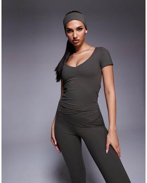 4505 T-Shirt Ristretta Tecnica Con Scollo A V Morbida Al Tatto Oliva Scuro - Grigio