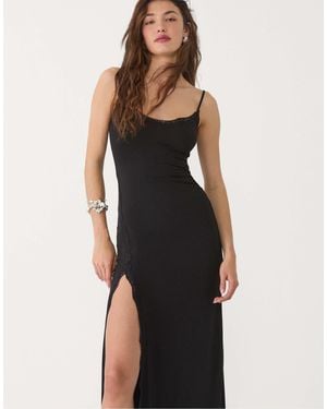 Stradivarius Robe longue avec détail en dentelle - Noir