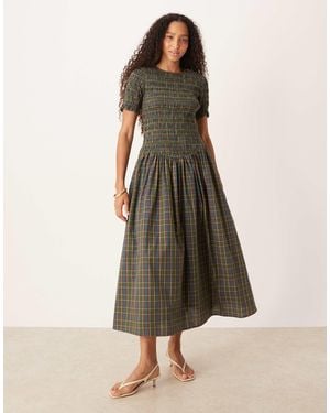 Amy Lynn Shirred Midi Dress - Green