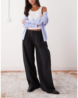 Weekday Super Wide Leg Pleated Pants - Black
