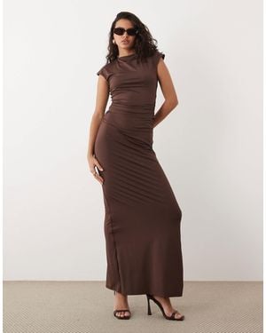 SNDY'S Ruched Detail Back Slit Maxi Skirt - Brown