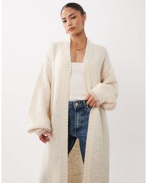 Miss Selfridge Gilet long avec détail en dentelle couleur avoine - Neutre