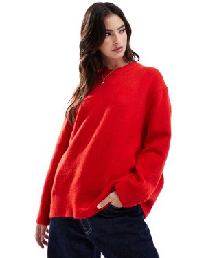 Stradivarius Pull doux au toucher à col rond - Rouge