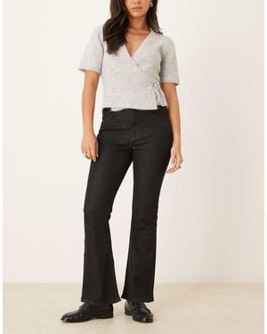 ASOS Vaqueros Capri Crudo De Corte Acampanado De -Azul - Negro