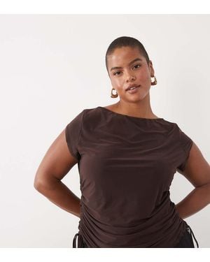 ASOS Asos Design Curve Top Met Capmouwen, Lettuce Edge En Rimpeling - Bruin