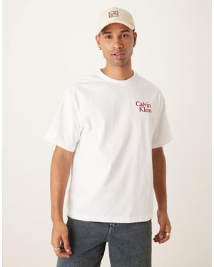 Calvin Klein – t-shirt mit logo auf der brust - Weiß
