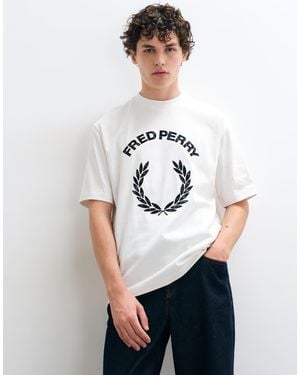 Fred Perry Camiseta Blanca Con Logo Aplicado De Tartán - Blanco
