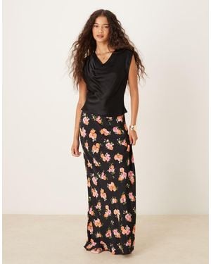 Mango Falda Larga Oscura Con Estampado Floral Y Ribete De Encaje De - Negro